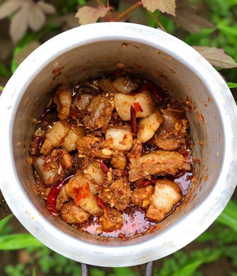 Smoked-Pork-with-Bamboo-Shoots.jpg